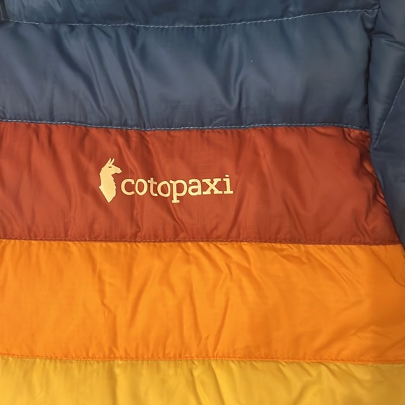 Cotopaxi Fuego Hooded Down Jacket - Picture 2 of 3